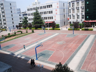 河南省財經(jīng)學(xué)校溝槽廁所節水器