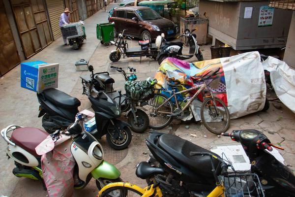 鄭州近4成火災由電氣引起，電動(dòng)車(chē)違規停放、充電，消防：重罰！
